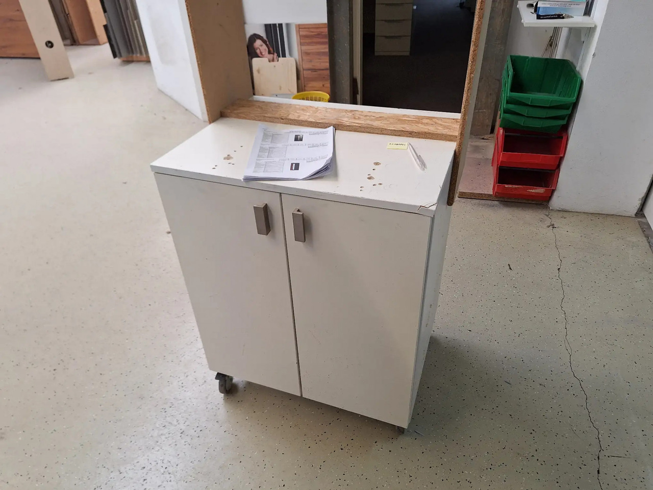 1 Stk. Möbelstück - Herramienta/ Equipo: foto 1 1 Stk. Möbelstück - Herramienta/ Equipo: foto 1