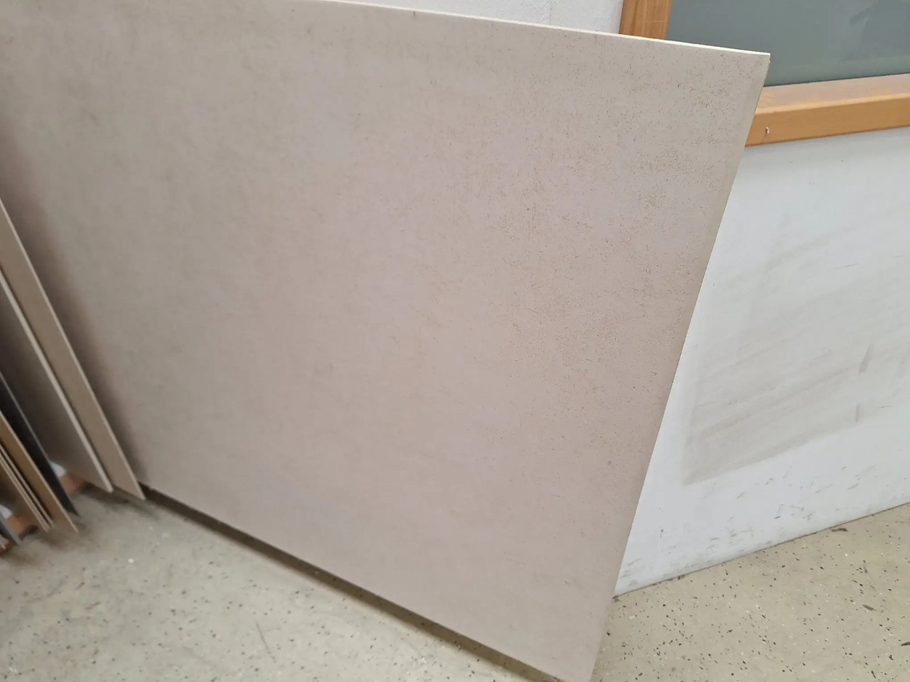 7 Stk. Feinsteinzeugplatten - Herramienta/ Equipo: foto 1 7 Stk. Feinsteinzeugplatten - Herramienta/ Equipo: foto 1