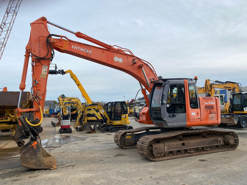 Hitachi ZX 225 USRLC NVT - Excavadora de cadenas: foto 1 Hitachi ZX 225 USRLC NVT - Excavadora de cadenas: foto 1