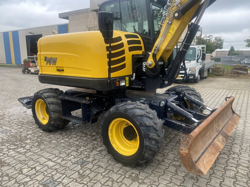Excavadora de ruedas Yanmar B95w NVT: foto 7 Excavadora de ruedas Yanmar B95w NVT: foto 7