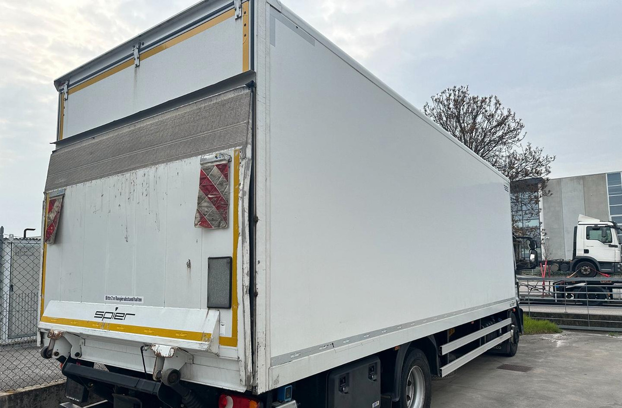 Iveco 140e28 furgone sponda euro 6 - Camión caja cerrada: foto 3 Iveco 140e28 furgone sponda euro 6 - Camión caja cerrada: foto 3