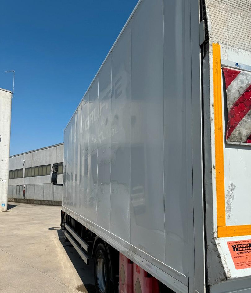 Iveco - Camión caja cerrada: foto 5 Iveco - Camión caja cerrada: foto 5