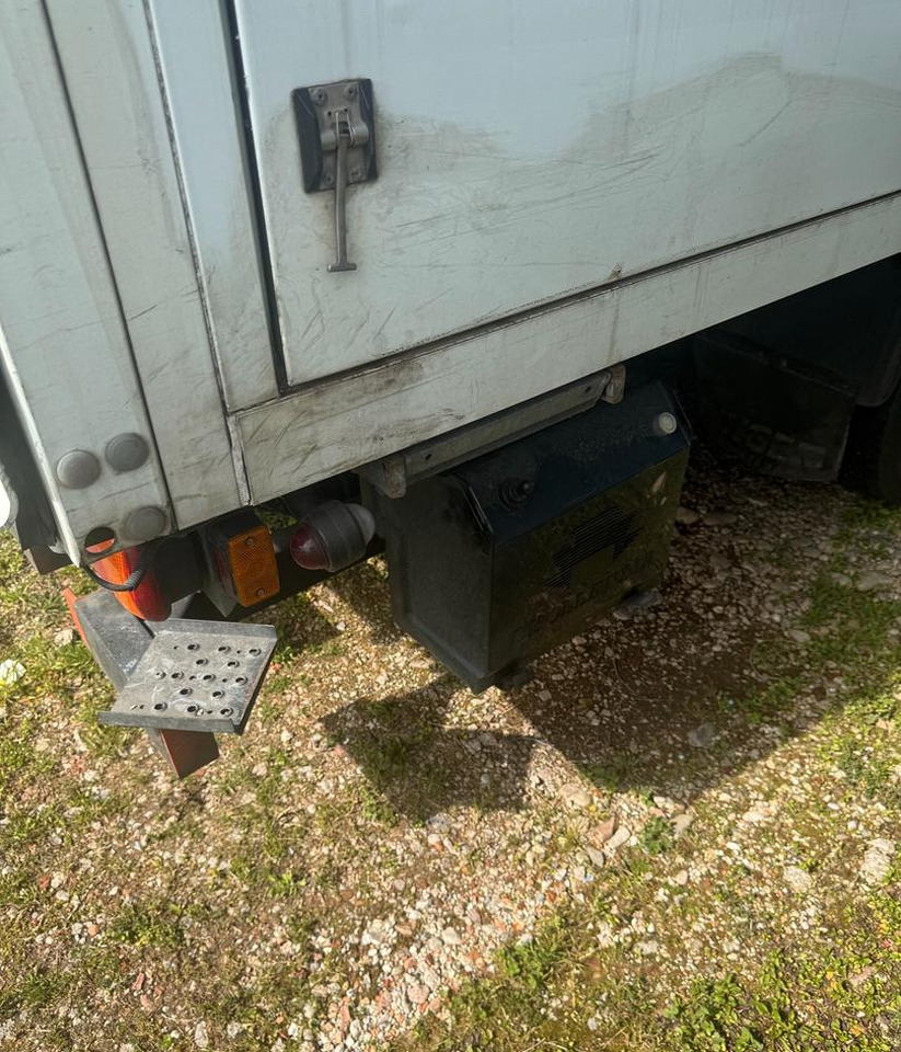 Iveco 75e190 - Camión caja cerrada: foto 2 Iveco 75e190 - Camión caja cerrada: foto 2