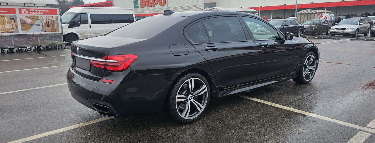 BMW 750 - Berlina: foto 5 BMW 750 - Berlina: foto 5