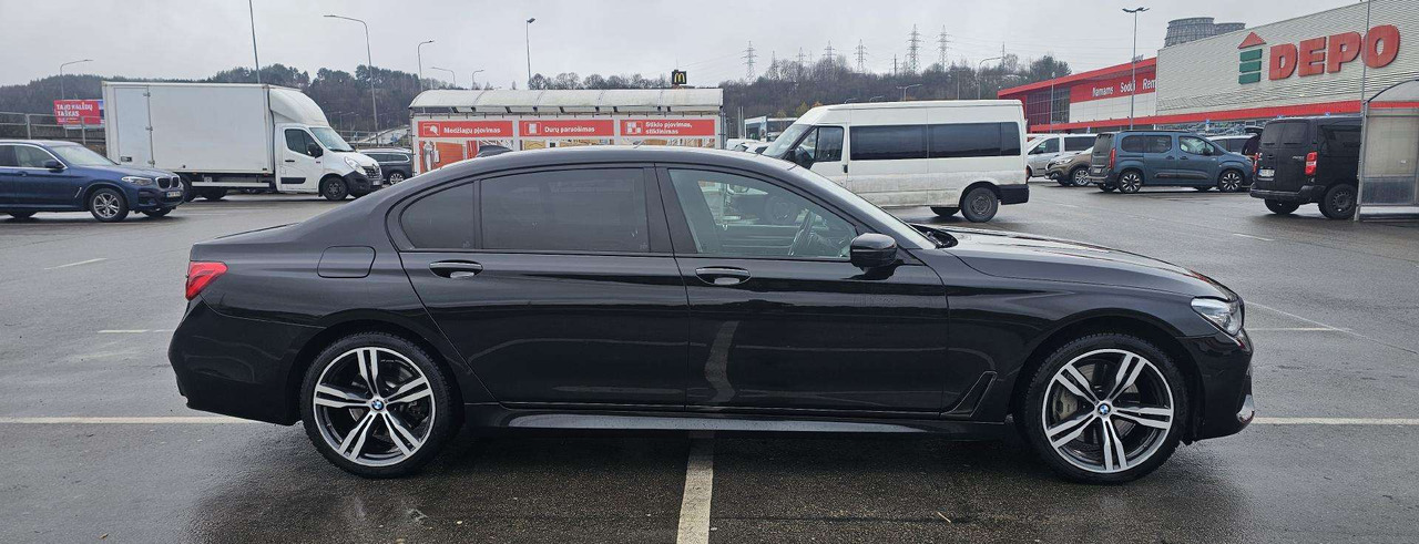 BMW 750 - Berlina: foto 4 BMW 750 - Berlina: foto 4