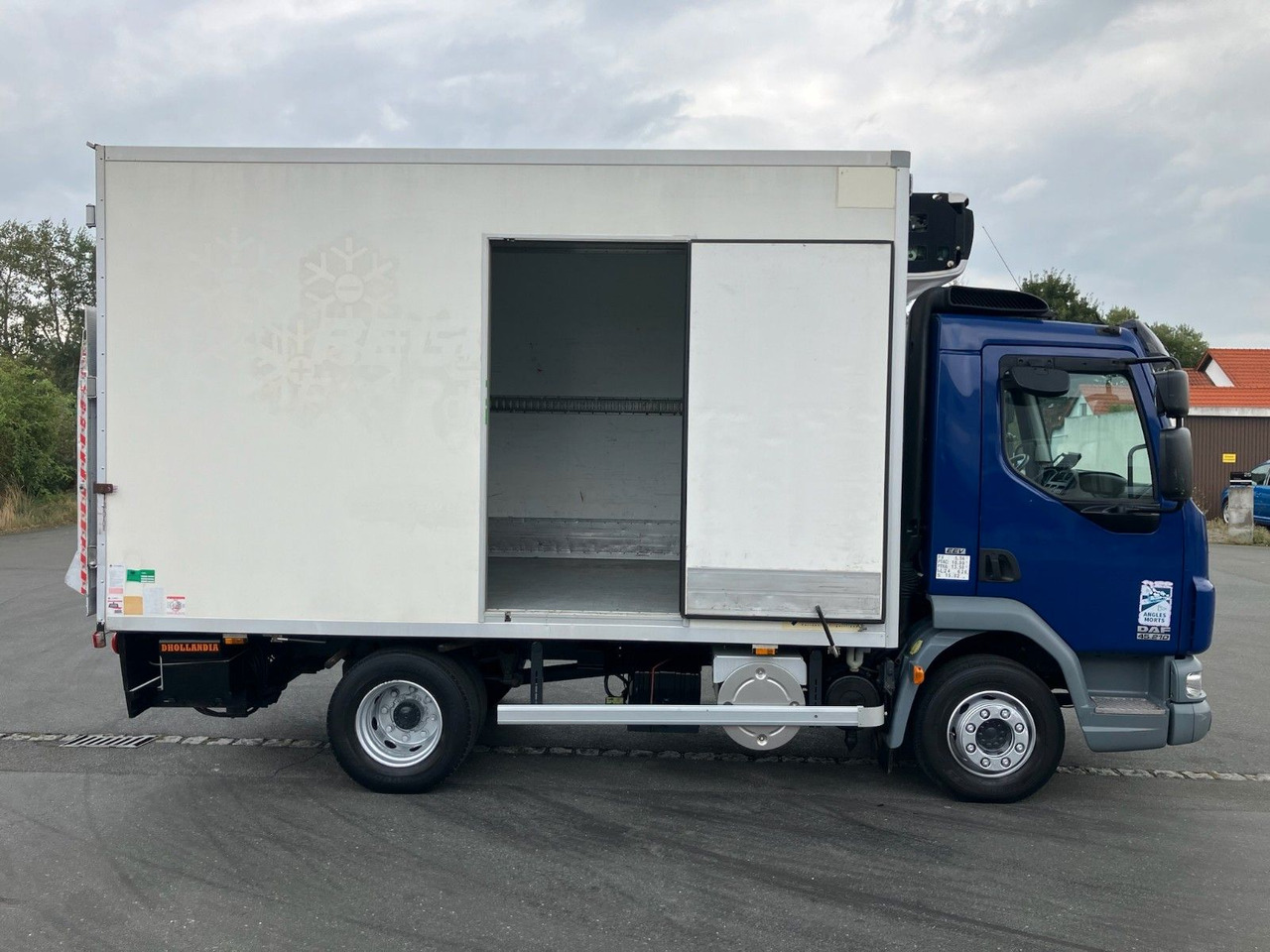 DAF FA LF45 Kühlkoffer/CARRIER/Xarios600/LBW/AC/EU5 DAF FA LF45 Kühlkoffer/CARRIER/Xarios600/LBW/AC/EU5 - Camión frigorífico: foto 5 DAF FA LF45 Kühlkoffer/CARRIER/Xarios600/LBW/AC/EU5 DAF FA LF45 Kühlkoffer/CARRIER/Xarios600/LBW/AC/EU5 - Camión frigorífico: foto 5