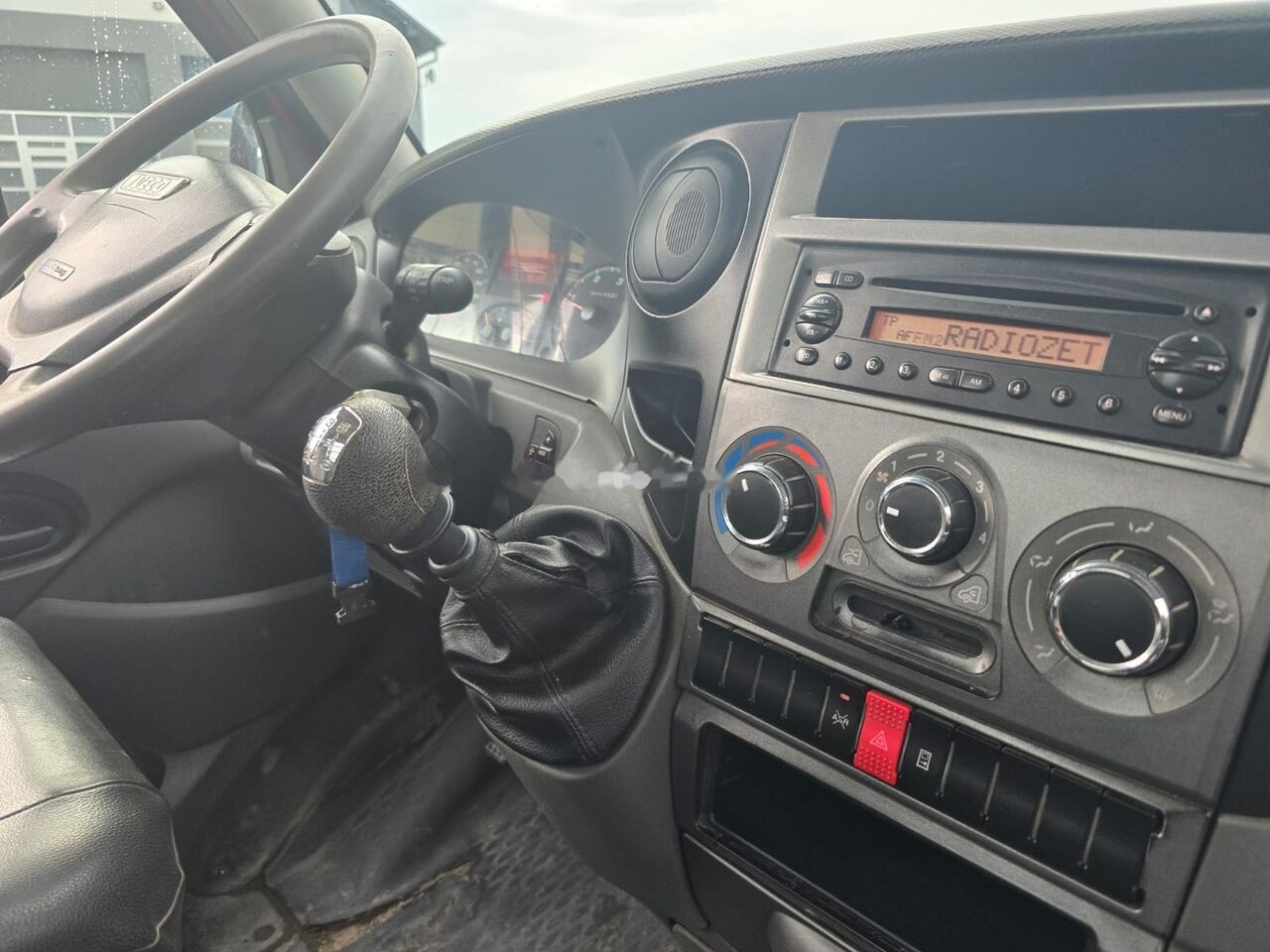Furgoneta basculante IVECO Daily 35C15: foto 18
