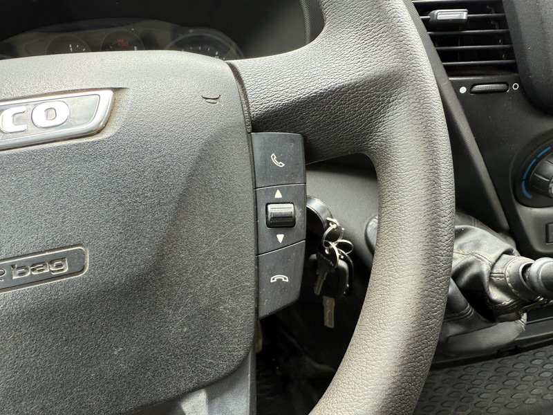 Arrendamiento de Iveco Daily 35C12 2.3 Kipper Dubbellucht 3.5t Trekhaak Airco Cruise Control Luchtgeveerde stoel Iveco Daily 35C12 2.3 Kipper Dubbellucht 3.5t Trekhaak Airco Cruise Control Luchtgeveerde stoel: foto 17