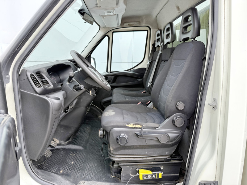 Arrendamiento de Iveco Daily 35C12 2.3 Kipper Dubbellucht 3.5t Trekhaak Airco Cruise Control Luchtgeveerde stoel Iveco Daily 35C12 2.3 Kipper Dubbellucht 3.5t Trekhaak Airco Cruise Control Luchtgeveerde stoel: foto 8