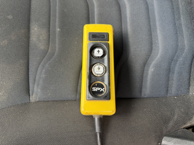 Arrendamiento de Iveco Daily 35C12 2.3 Kipper Dubbellucht 3.5t Trekhaak Airco Cruise Control Luchtgeveerde stoel Iveco Daily 35C12 2.3 Kipper Dubbellucht 3.5t Trekhaak Airco Cruise Control Luchtgeveerde stoel: foto 20