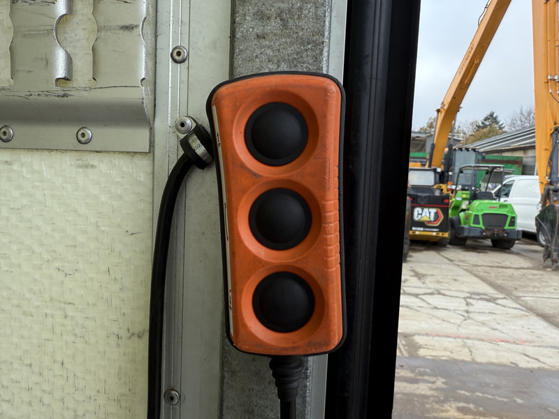 Furgoneta caja cerrada Iveco Daily 35S16 2.3 Automaat Laadklep LED Climate Control Cruise Control Standkachel Camera Navigatie Koffer Bakwagen Meubelbak: foto 16 Furgoneta caja cerrada Iveco Daily 35S16 2.3 Automaat Laadklep LED Climate Control Cruise Control Standkachel Camera Navigatie Koffer Bakwagen Meubelbak: foto 16