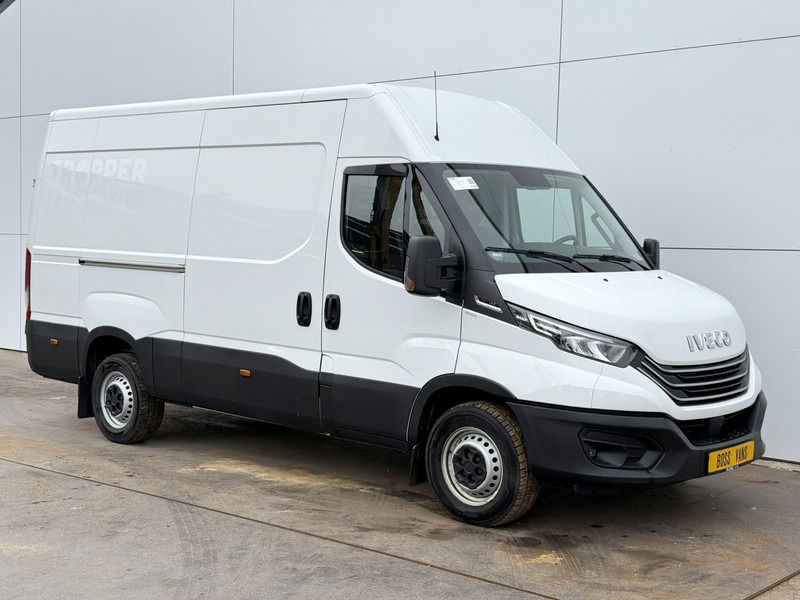 Iveco Daily 35S16 2.3 Laadklep Automaat LED Climate Control Cruise Control Camera Navigatie - Furgón: foto 4 Iveco Daily 35S16 2.3 Laadklep Automaat LED Climate Control Cruise Control Camera Navigatie - Furgón: foto 4