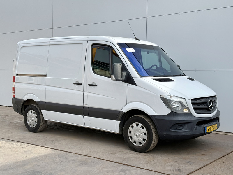 Mercedes-Benz Sprinter 311 2.1 CDI Automaat L2H1 Climate Control Cruise Control Camera trekhaak en lucht geveerde stoel - Furgón: foto 4 Mercedes-Benz Sprinter 311 2.1 CDI Automaat L2H1 Climate Control Cruise Control Camera trekhaak en lucht geveerde stoel - Furgón: foto 4