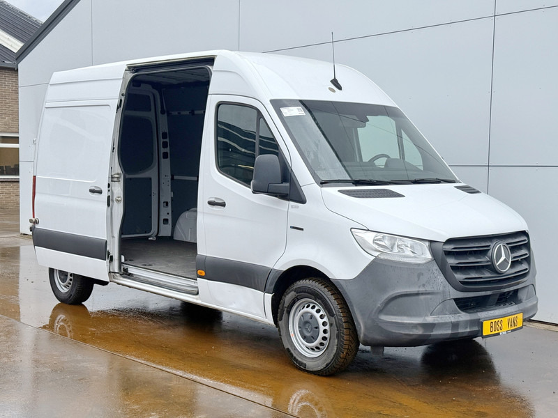 Mercedes-Benz eSprinter 312 55kWh ALL-IN PRIJS L2H2 55kWh 168km WLTP 80kw Snelladen Climate Control Camera Stoelverwarming - Furgoneta pequeña, Furgoneta eléctrica: foto 5 Mercedes-Benz eSprinter 312 55kWh ALL-IN PRIJS L2H2 55kWh 168km WLTP 80kw Snelladen Climate Control Camera Stoelverwarming - Furgoneta pequeña, Furgoneta eléctrica: foto 5