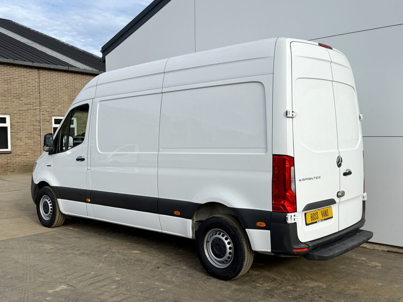 Mercedes-Benz eSprinter 312 ALL-IN PRIJS L2H2 55kWh 168km WLTP 80kw Snelladen Climate Control Stoelverwarming - Furgón, Furgoneta eléctrica: foto 2 Mercedes-Benz eSprinter 312 ALL-IN PRIJS L2H2 55kWh 168km WLTP 80kw Snelladen Climate Control Stoelverwarming - Furgón, Furgoneta eléctrica: foto 2