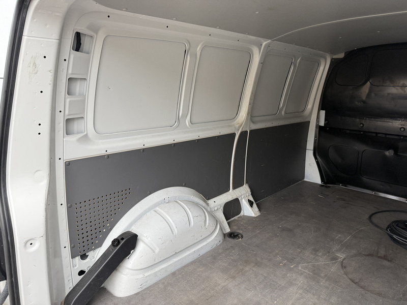 Furgoneta pequeña, Furgoneta eléctrica Volkswagen E-Transporter 113PK 138KM WLTP 37,3kWh 100% Elektrisch ABT E-transporter 3 Stoelen Airco Parkeersensoren voor achter Laadkabel: foto 11 Furgoneta pequeña, Furgoneta eléctrica Volkswagen E-Transporter 113PK 138KM WLTP 37,3kWh 100% Elektrisch ABT E-transporter 3 Stoelen Airco Parkeersensoren voor achter Laadkabel: foto 11