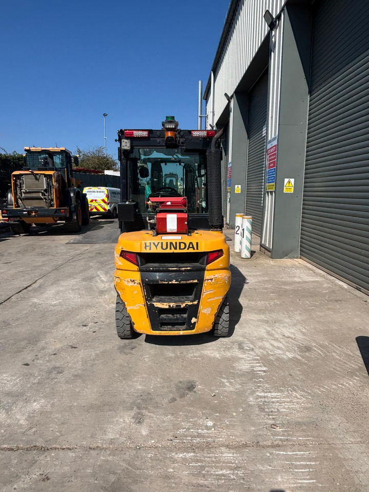 Hyundai 30D-9E - Manipulador telescópico: foto 4 Hyundai 30D-9E - Manipulador telescópico: foto 4