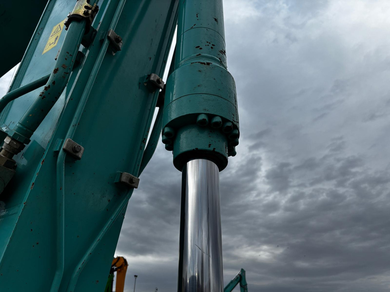 Excavadora de cadenas Kobelco SK210LC-11: foto 10 Excavadora de cadenas Kobelco SK210LC-11: foto 10