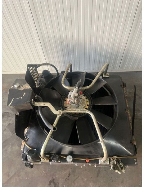 Liebherr A904 Li/A904C Li/R904/R904C - Radiador: foto 1 Liebherr A904 Li/A904C Li/R904/R904C - Radiador: foto 1