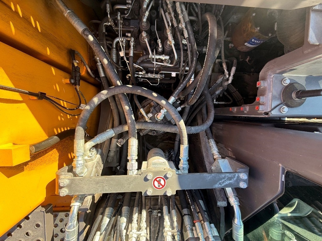 Excavadora de cadenas Volvo EC220EL: foto 30