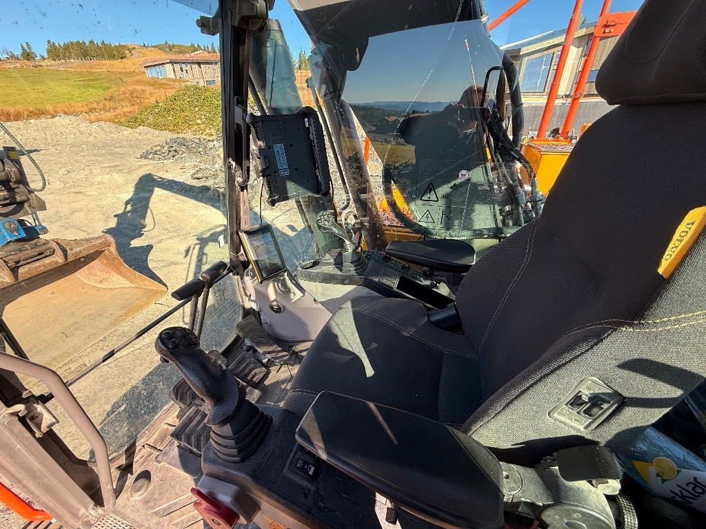 Excavadora de cadenas Volvo EC220EL: foto 42