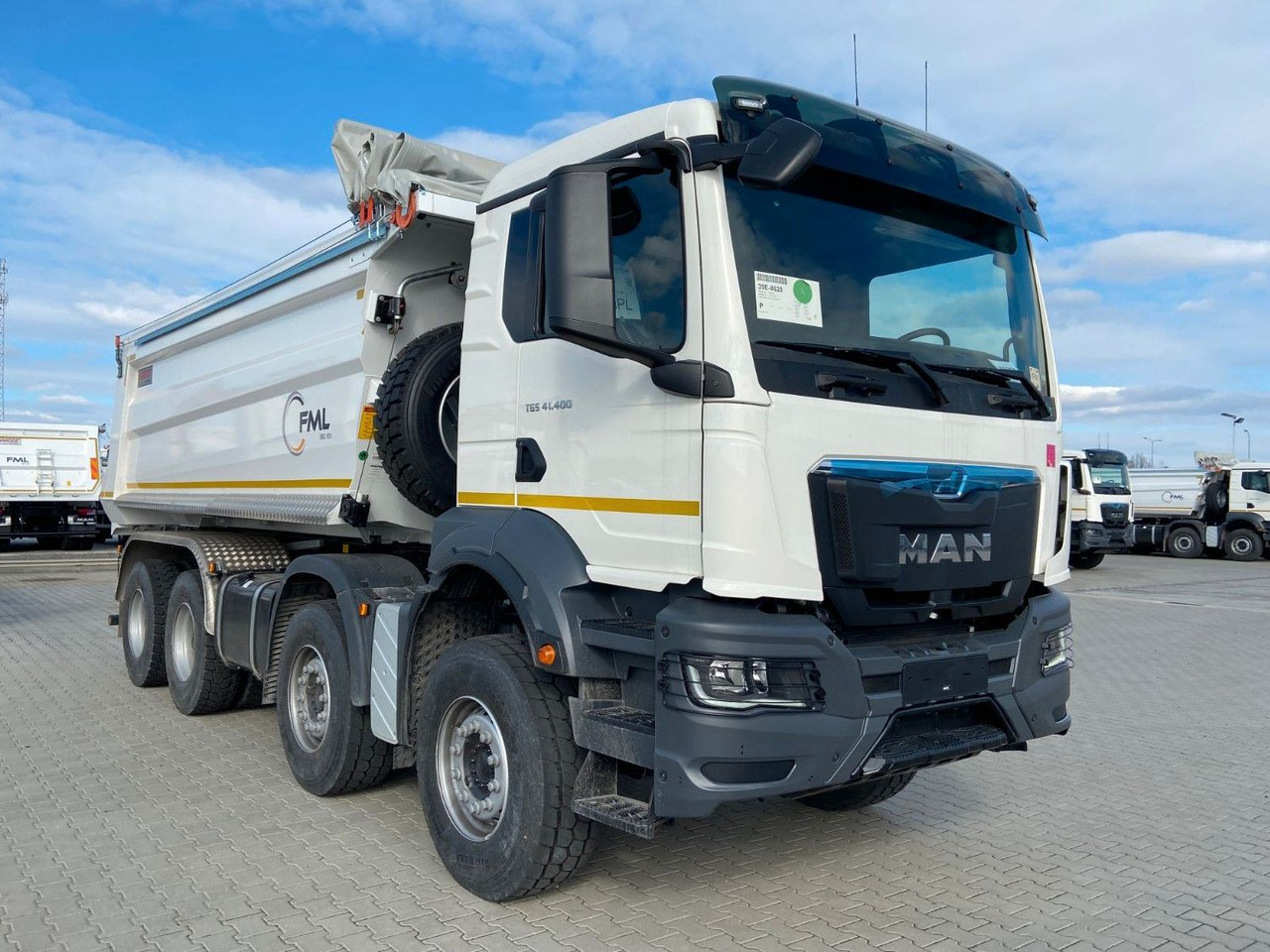 MAN TGS 41.400 8x4 EURO2 AUTOMAT TIPPER CR. SYSTEM - Camión volquete: foto 1 MAN TGS 41.400 8x4 EURO2 AUTOMAT TIPPER CR. SYSTEM - Camión volquete: foto 1
