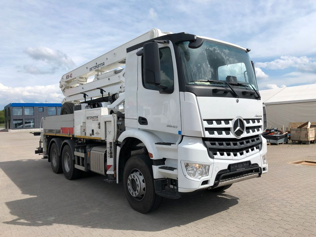 Mercedes-Benz AROCS 2840 BETONPUMPE BETONSTAR H30.14S-4Z - Camión bomba de hormigón: foto 1 Mercedes-Benz AROCS 2840 BETONPUMPE BETONSTAR H30.14S-4Z - Camión bomba de hormigón: foto 1
