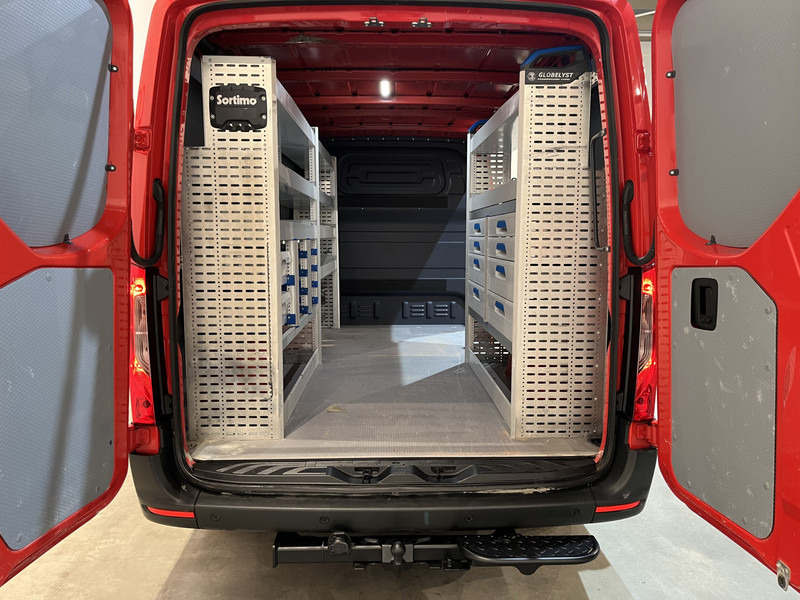 Mercedes-Benz Sprinter 314 CDI L2H1 RWD Servicebus / Sortimo Inrichting / Euro 6 / Airco / Camera / MBUX / Cruise Control / Trekhaak / CarPlay / Navigatie / Imperiaal / 75.000 KM !! / BPM VRIJ !! - Furgoneta pequeña: foto 4 Mercedes-Benz Sprinter 314 CDI L2H1 RWD Servicebus / Sortimo Inrichting / Euro 6 / Airco / Camera / MBUX / Cruise Control / Trekhaak / CarPlay / Navigatie / Imperiaal / 75.000 KM !! / BPM VRIJ !! - Furgoneta pequeña: foto 4