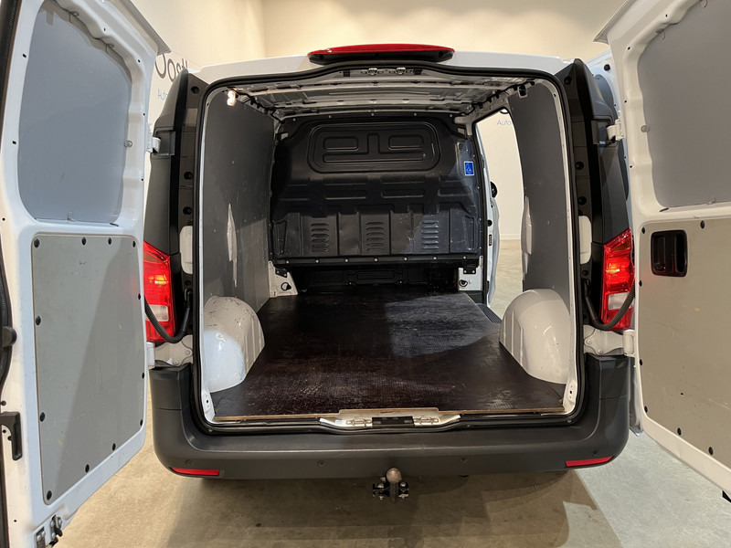 Mercedes-Benz Vito 116 CDI RWD / Euro 6 / Airco / Cruise Control / Camera / Navigatie / CarPlay / Trekhaak - Furgoneta pequeña: foto 4 Mercedes-Benz Vito 116 CDI RWD / Euro 6 / Airco / Cruise Control / Camera / Navigatie / CarPlay / Trekhaak - Furgoneta pequeña: foto 4