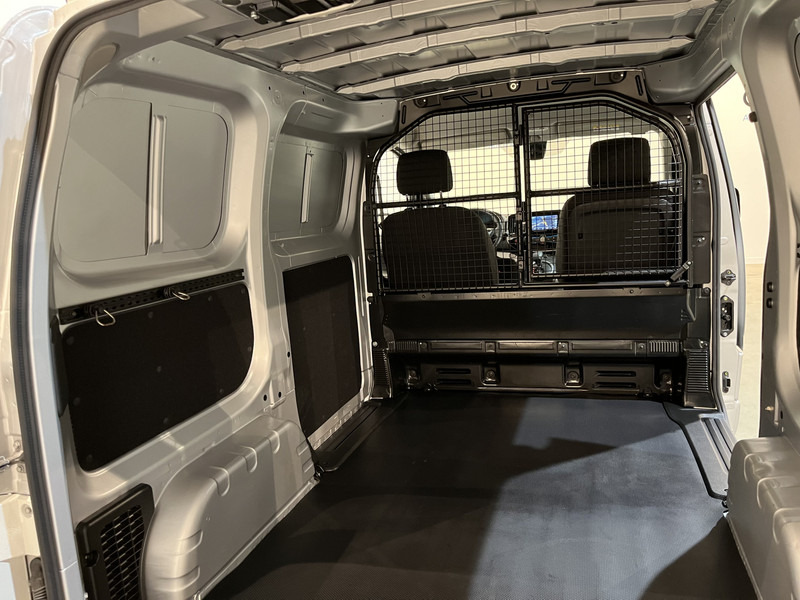 Arrendamiento de Nissan E-NV200 Business 40 kWh / 100% elektrisch !! / Airco / Cruise Control / Camera / Navigatie / 9.800 KM !! / BPM VRIJ !! Nissan E-NV200 Business 40 kWh / 100% elektrisch !! / Airco / Cruise Control / Camera / Navigatie / 9.800 KM !! / BPM VRIJ !!: foto 16