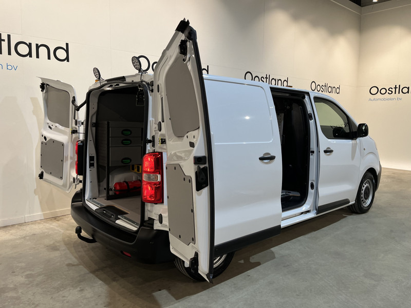 Peugeot e-Expert EV L2 75 kWh Servicebus / Inrichting / 100% Elektrisch / Airco / 220V. / Trekhaak / Camera / Cruise Control / Navigatie / CarPlay / 3-Zits / 1.900 KM !! - Furgoneta pequeña, Furgoneta eléctrica: foto 2 Peugeot e-Expert EV L2 75 kWh Servicebus / Inrichting / 100% Elektrisch / Airco / 220V. / Trekhaak / Camera / Cruise Control / Navigatie / CarPlay / 3-Zits / 1.900 KM !! - Furgoneta pequeña, Furgoneta eléctrica: foto 2