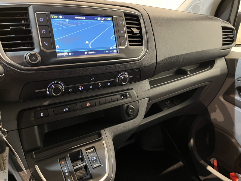 Furgoneta pequeña, Furgoneta eléctrica Peugeot e-Expert L2 Premium 75 kWh Servicebus / Van den Born Inrichting / 100% Elektrisch / Airco / Camera / Cruise Control / Navigatie / CarPlay / 12.400 KM !!: foto 5