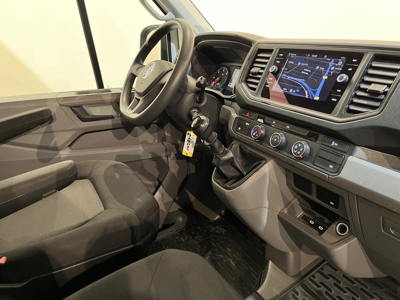 Volkswagen Crafter 35 2.0 TDI L3 140 PK Bakwagen / Dhollandia Laadklep / Euro 6 / Meubelbak / Zijdeur / Airco / CarPlay / Navigatie / Cruise Control / 3-Zits / 70.000 KM !! - Furgoneta caja cerrada: foto 3 Volkswagen Crafter 35 2.0 TDI L3 140 PK Bakwagen / Dhollandia Laadklep / Euro 6 / Meubelbak / Zijdeur / Airco / CarPlay / Navigatie / Cruise Control / 3-Zits / 70.000 KM !! - Furgoneta caja cerrada: foto 3