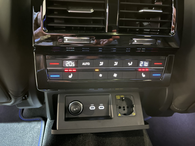 SUV/ Todoterreno Volkswagen Touareg R 3.0 TSi 462 PK eHybrid 4MOTION Full Options / Luchtvering / IQ Matrix / 360 Camera / Panoramadak / Head-Up / Leder / Stoelventilatie / Stoelverwarming: foto 17