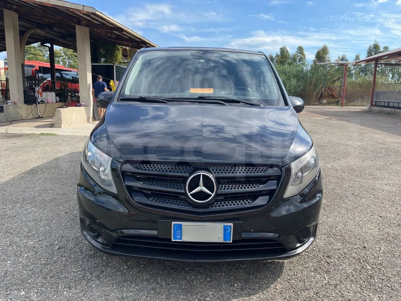 Mercedes-Benz Vito Tourer - Minibús, Furgoneta de pasajeros: foto 2 Mercedes-Benz Vito Tourer - Minibús, Furgoneta de pasajeros: foto 2