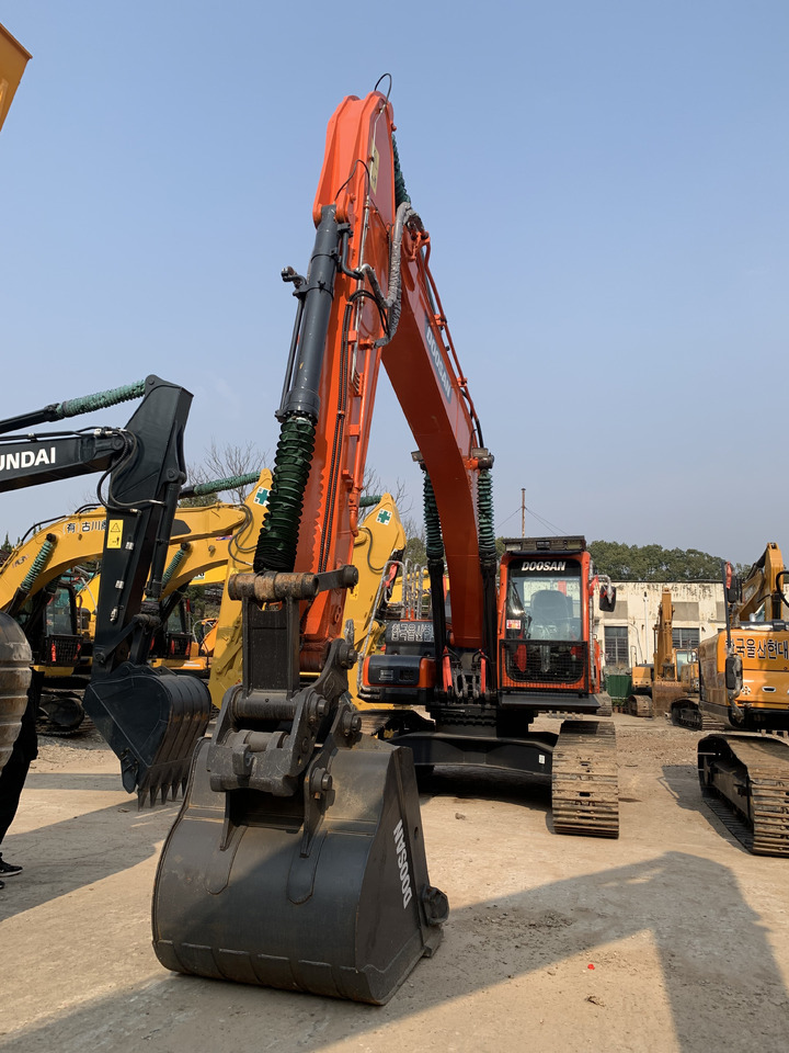 DOOSAN DX300LC-9C - Excavadora de ruedas: foto 2 DOOSAN DX300LC-9C - Excavadora de ruedas: foto 2