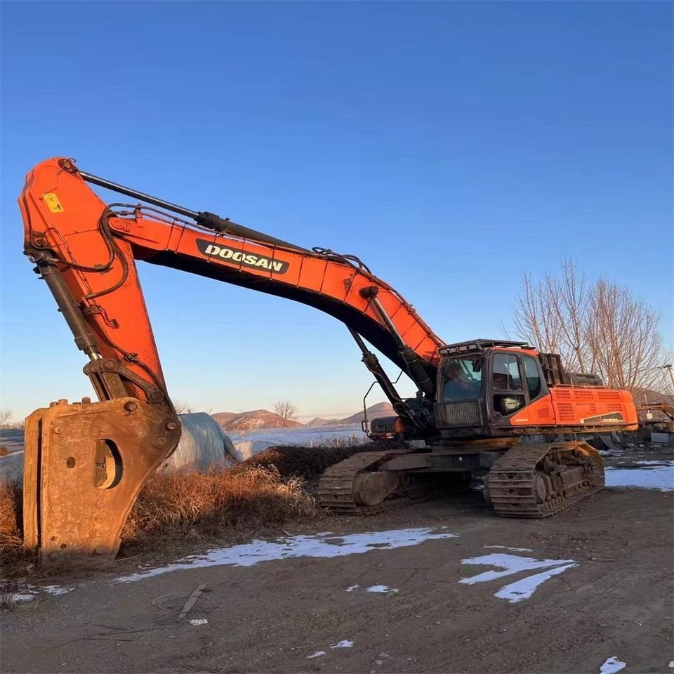 Doosan DX150LC-9C - Excavadora de cadenas: foto 1 Doosan DX150LC-9C - Excavadora de cadenas: foto 1