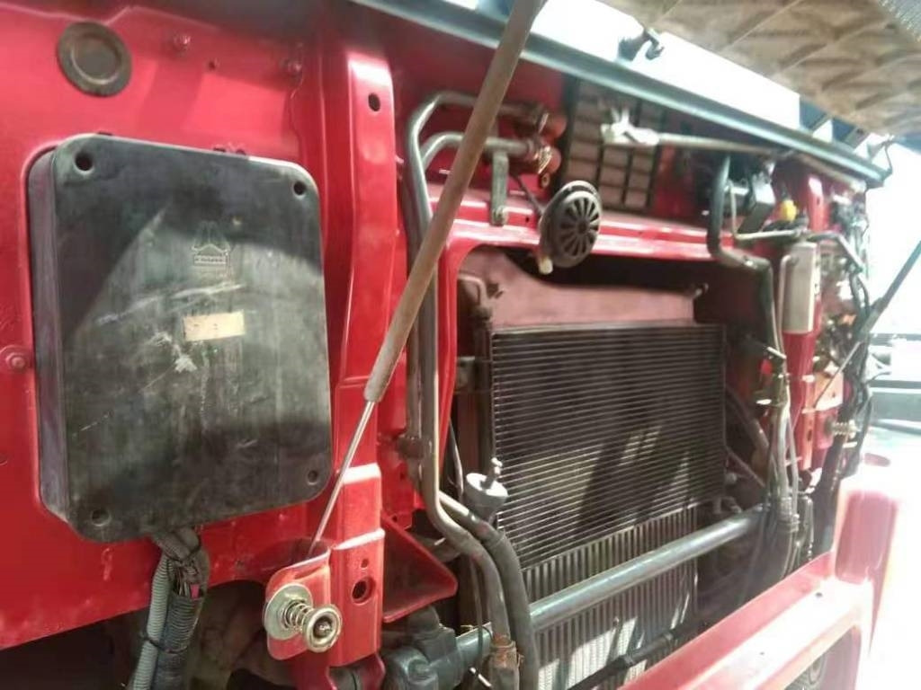 Howo 6X4 - Camión volquete: foto 4 Howo 6X4 - Camión volquete: foto 4