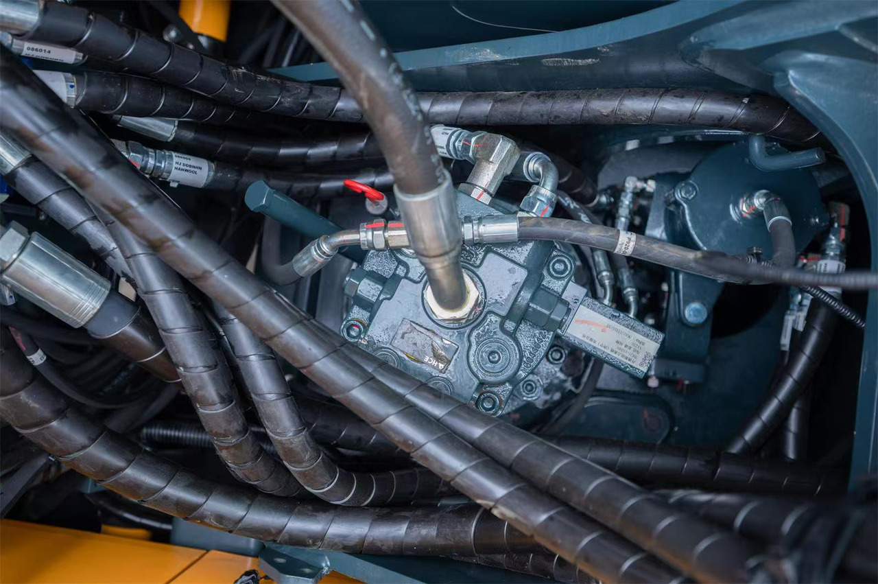 Hyundai HX80 - Miniexcavadora: foto 5 Hyundai HX80 - Miniexcavadora: foto 5