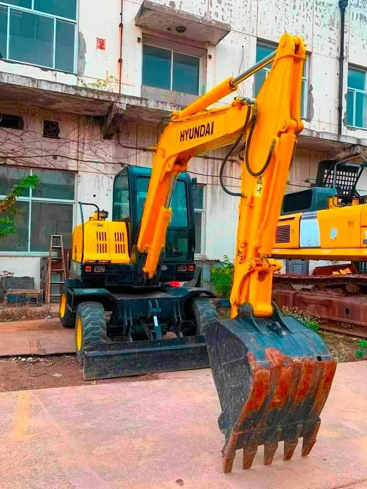 Hyundai Robex 60 W-7 - Excavadora de ruedas: foto 2 Hyundai Robex 60 W-7 - Excavadora de ruedas: foto 2