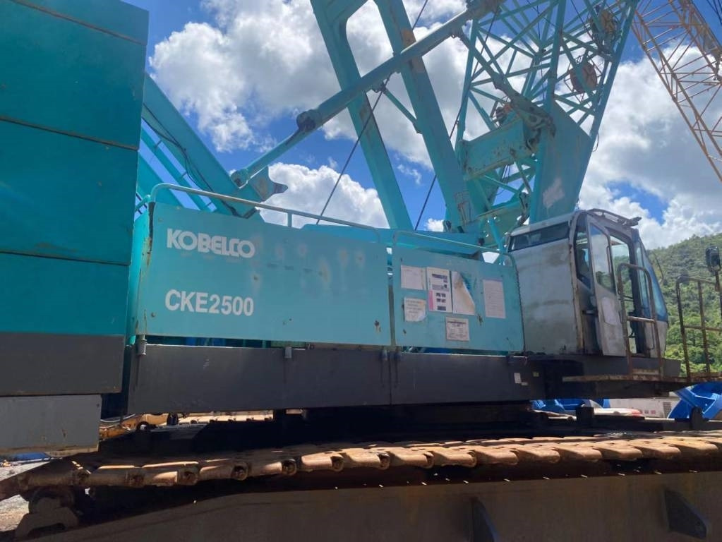 Kobelco CKE 2500 - Grúa sobre orugas: foto 2 Kobelco CKE 2500 - Grúa sobre orugas: foto 2
