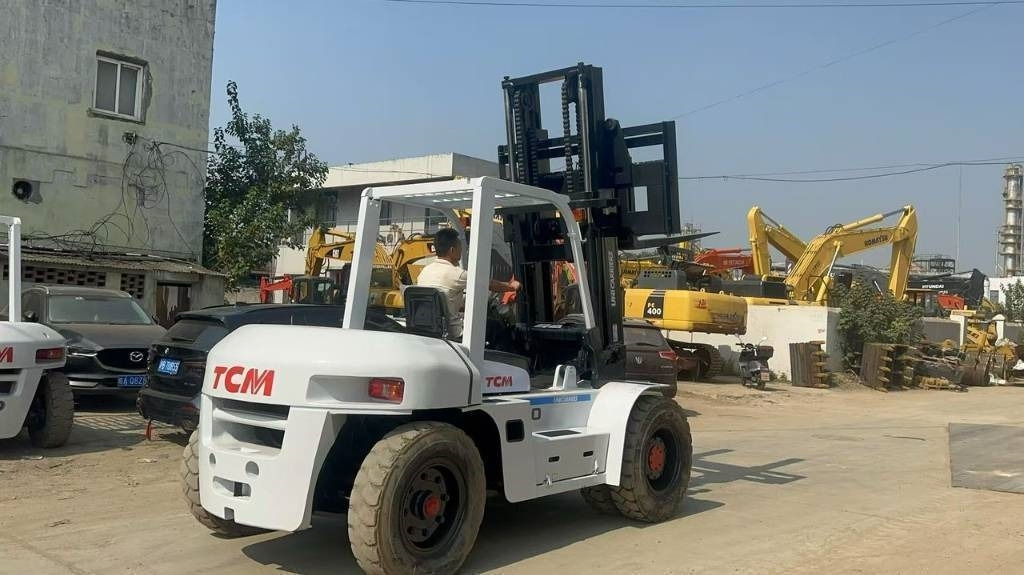 TCM FD 100 Z8 - Manipulador telescópico: foto 1 TCM FD 100 Z8 - Manipulador telescópico: foto 1