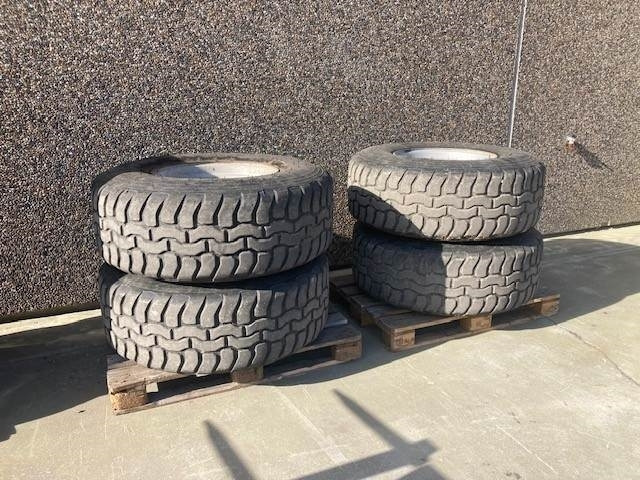 425/65-22,5 KOMPLET - Neumático para Maquinaria agrícola: foto 1 425/65-22,5 KOMPLET - Neumático para Maquinaria agrícola: foto 1