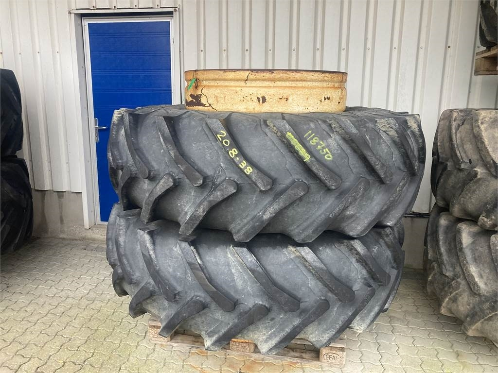 AP 20,8 X 38 TVILLINGH - Neumático: foto 1 AP 20,8 X 38 TVILLINGH - Neumático: foto 1