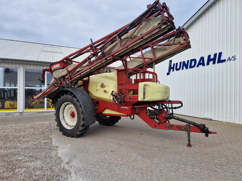Hardi COMMANDER 2800 TWIN  - Pulverizador arrastrado: foto 1 Hardi COMMANDER 2800 TWIN  - Pulverizador arrastrado: foto 1