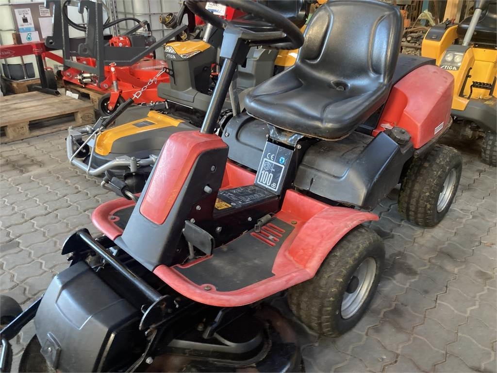 Jonsered FR2215MA - Tractor municipal: foto 2 Jonsered FR2215MA - Tractor municipal: foto 2