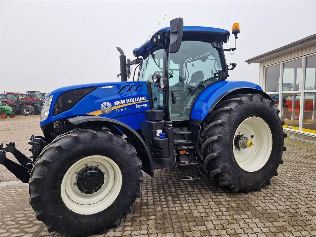 New Holland T7.270AC STAGE V - Tractor: foto 2 New Holland T7.270AC STAGE V - Tractor: foto 2