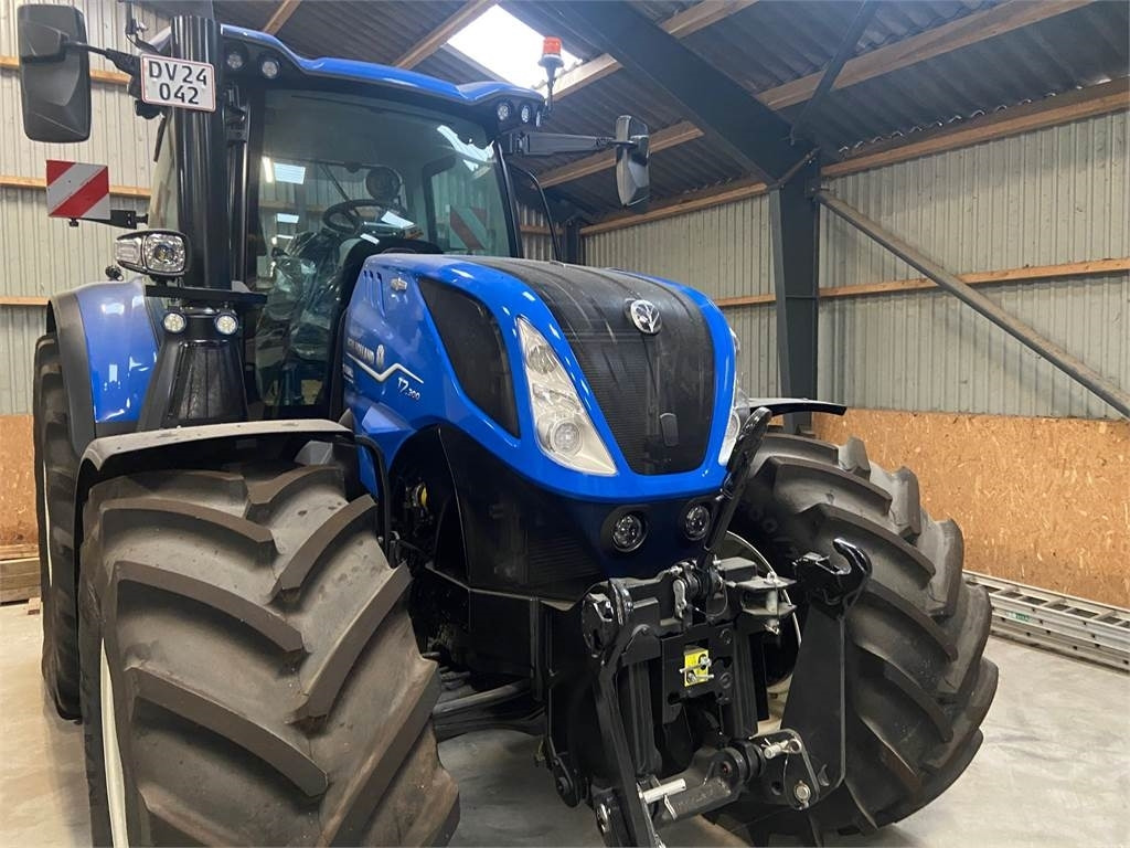 New Holland T7.300 AC NEWG - Tractor: foto 1 New Holland T7.300 AC NEWG - Tractor: foto 1