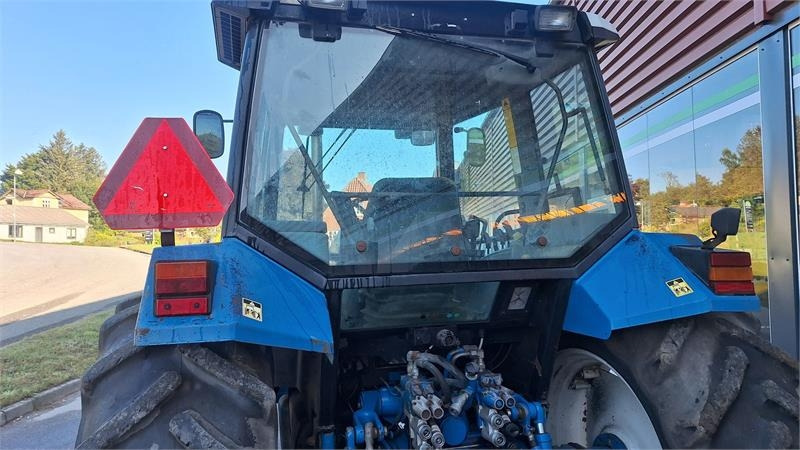 Ford 8240 - Tractor: foto 3 Ford 8240 - Tractor: foto 3