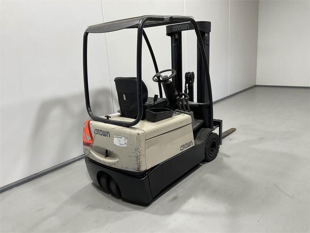 Crown SC3016-1,6 - Carretilla elevadora eléctrica: foto 2 Crown SC3016-1,6 - Carretilla elevadora eléctrica: foto 2